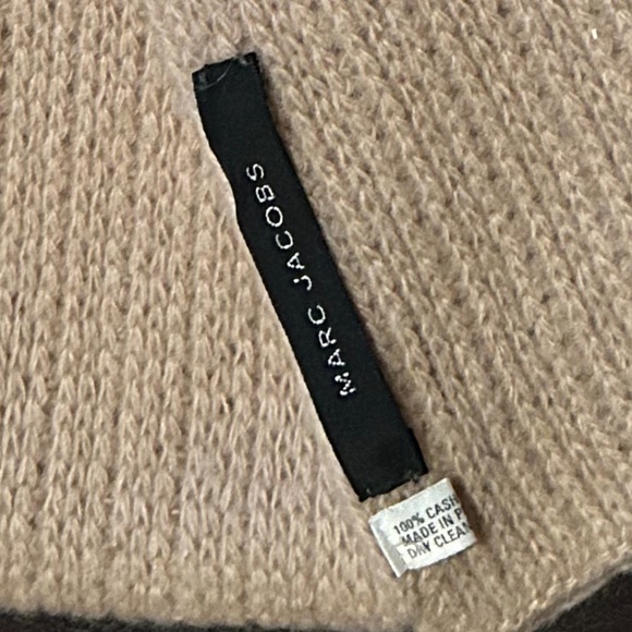 NEW!!! Marc Jacobs Classic 100% Cashmere Scarf - Picture 5 of 5